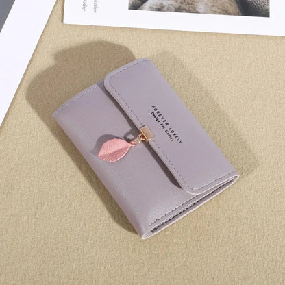 Sofía Valencia – Trifold Essence Edition | Cartera premium, compacta, elegante y funcional.
