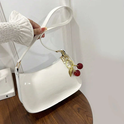 Lucía Cerezo – Cherry Charm Edition | Bolso de piel PU elegante, versátil y perfecto para el día a día