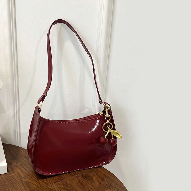 Lucía Cerezo – Cherry Charm Edition | Bolso de piel PU elegante, versátil y perfecto para el día a día