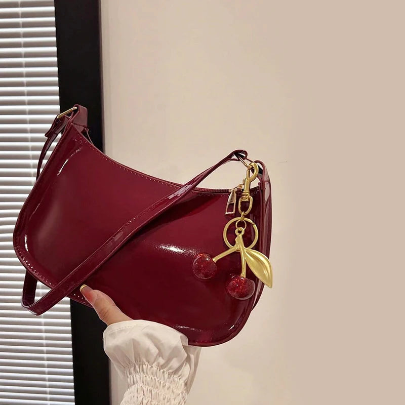 Lucía Cerezo – Cherry Charm Edition | Bolso de piel PU elegante, versátil y perfecto para el día a día