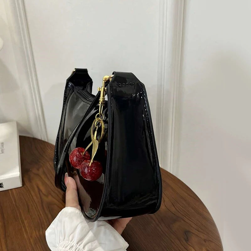 Lucía Cerezo – Cherry Charm Edition | Bolso de piel PU elegante, versátil y perfecto para el día a día
